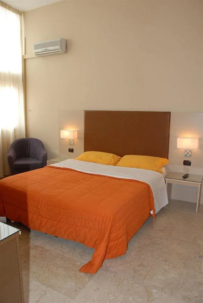 Hotel Liberta Palermo 3*,